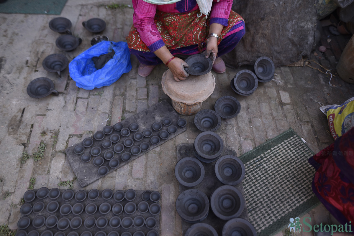 https://raracms.setopati.com/uploads/shares/2019/01/sujita/Mud Pot for Tihar (10).JPG